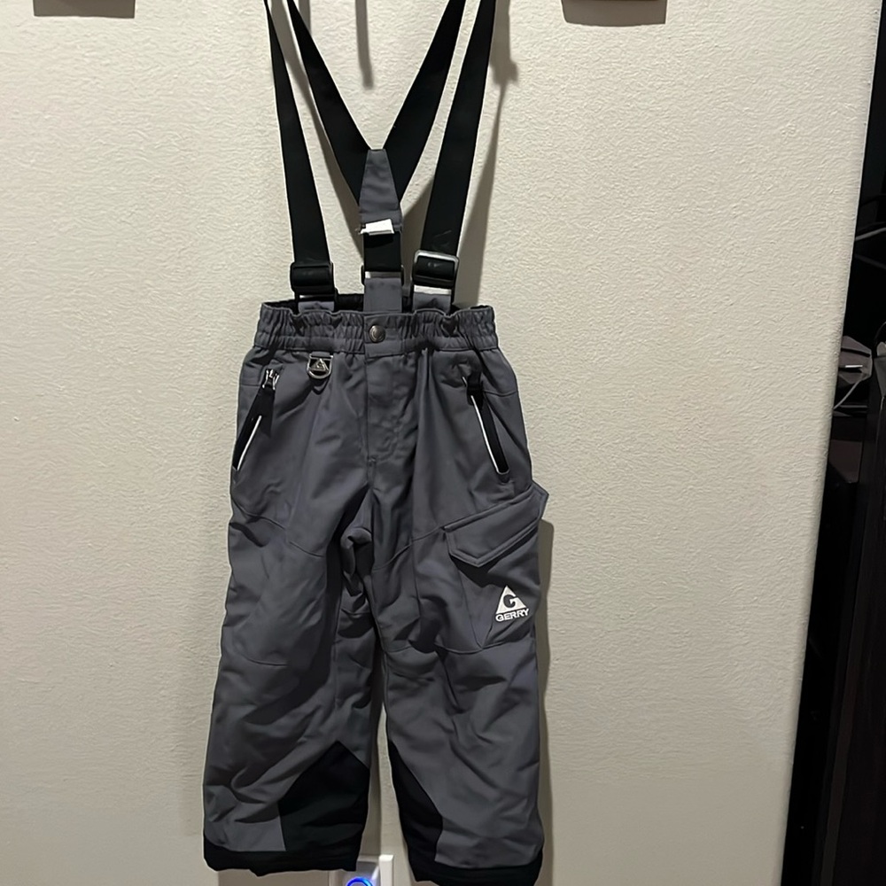 Gerry snow bibs size XS 5/6 removable straps. EUC